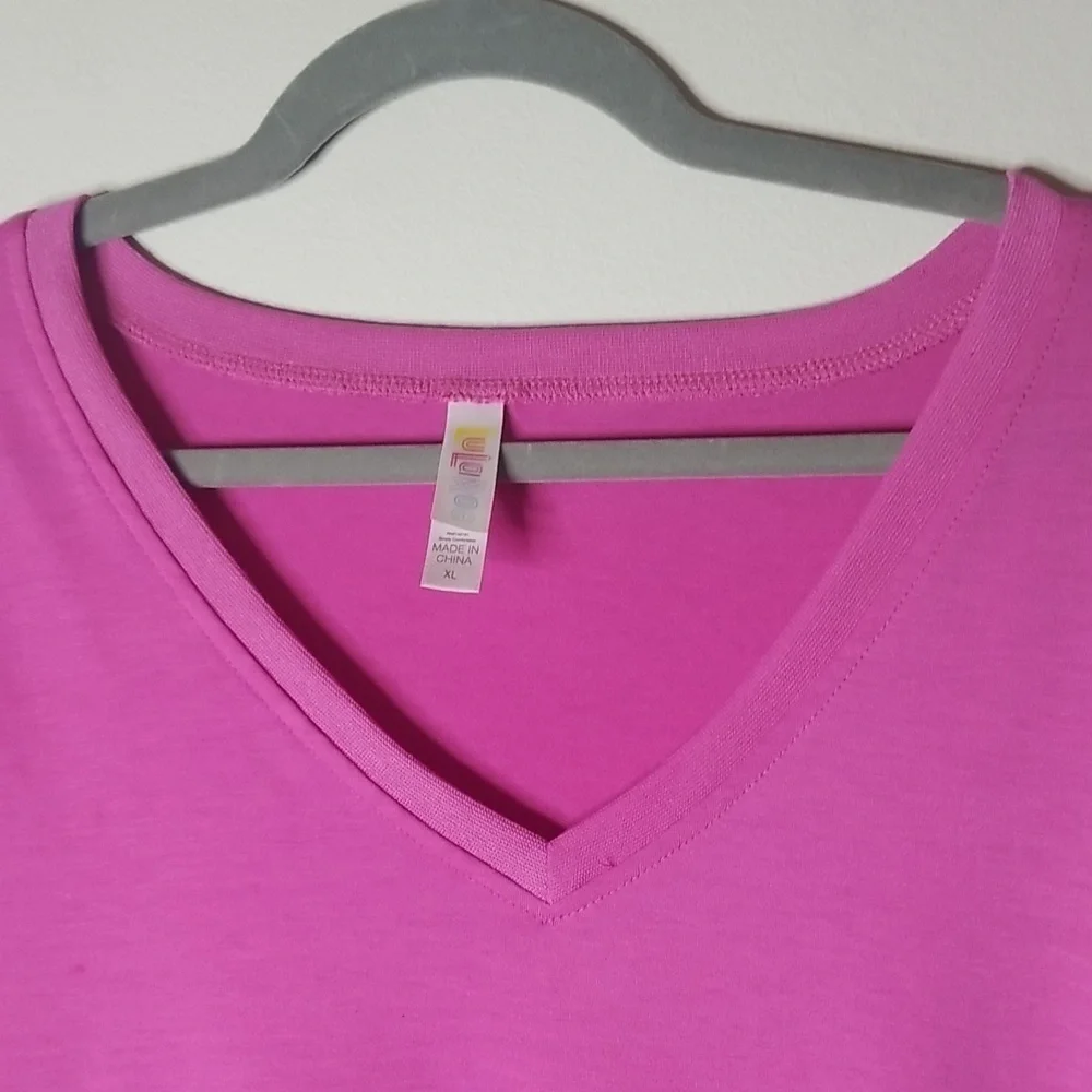 Lularoe Women's v neck shortsleeve oversized t shirt - Picture 3 of 4